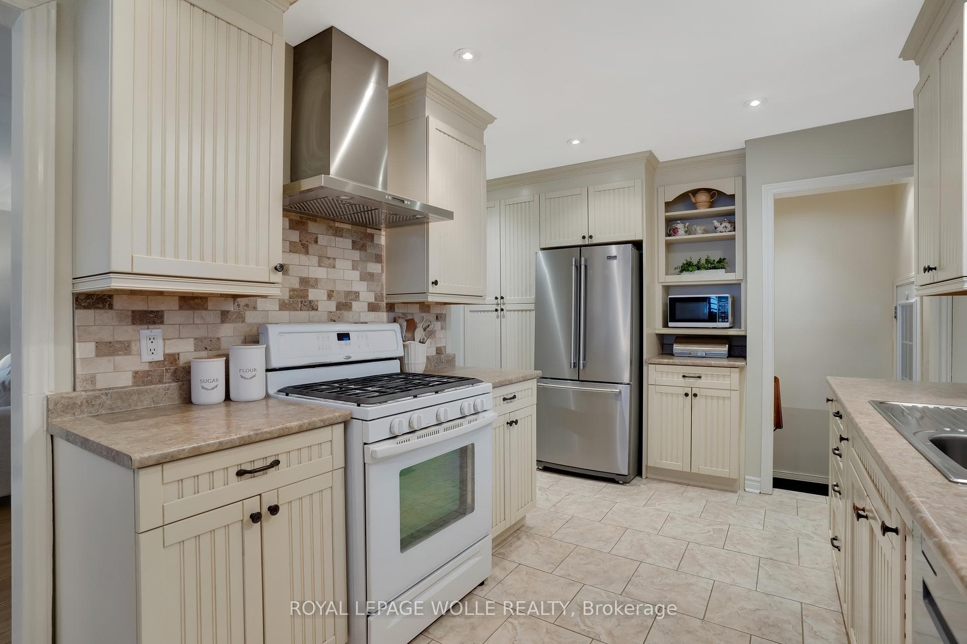14 Hearth Crescent photo 15