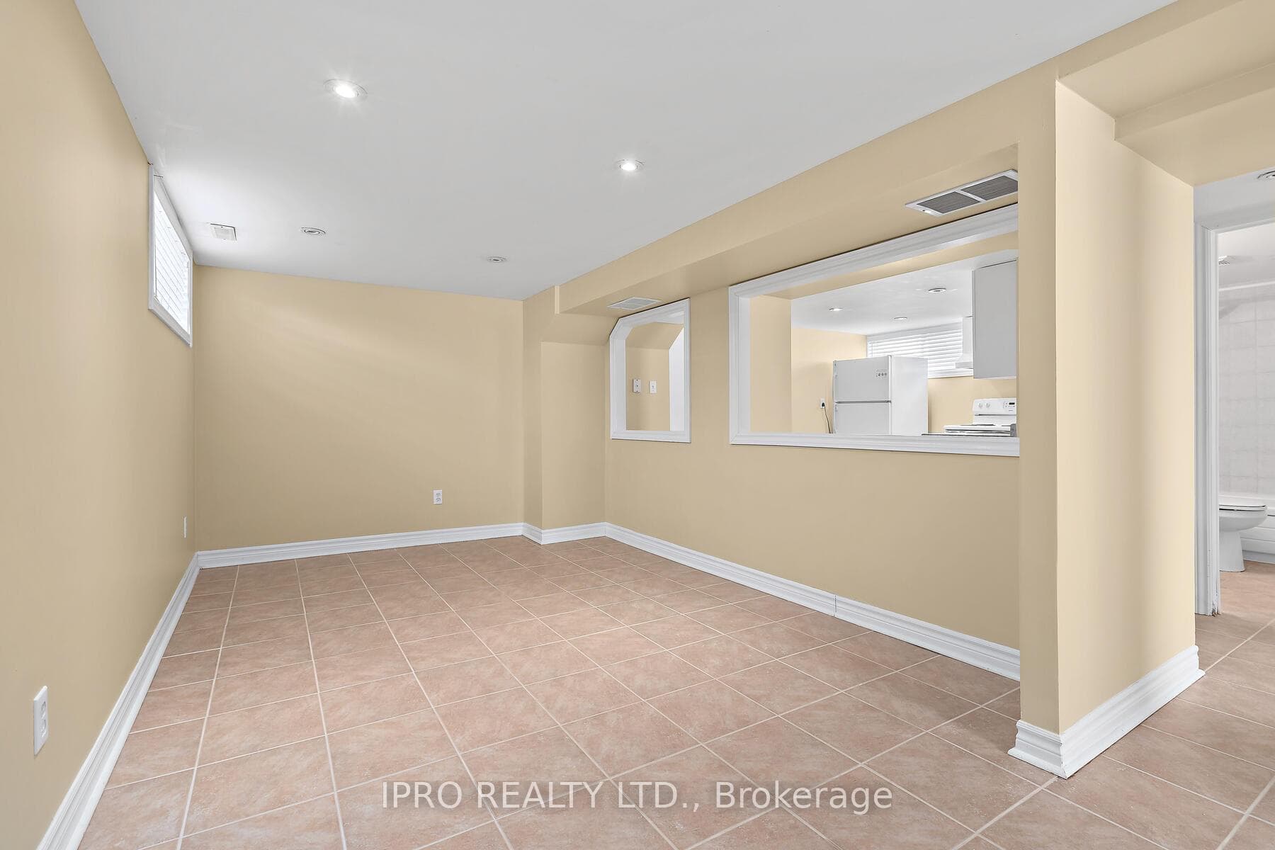 7 Rexway Drive Unit B photo 11