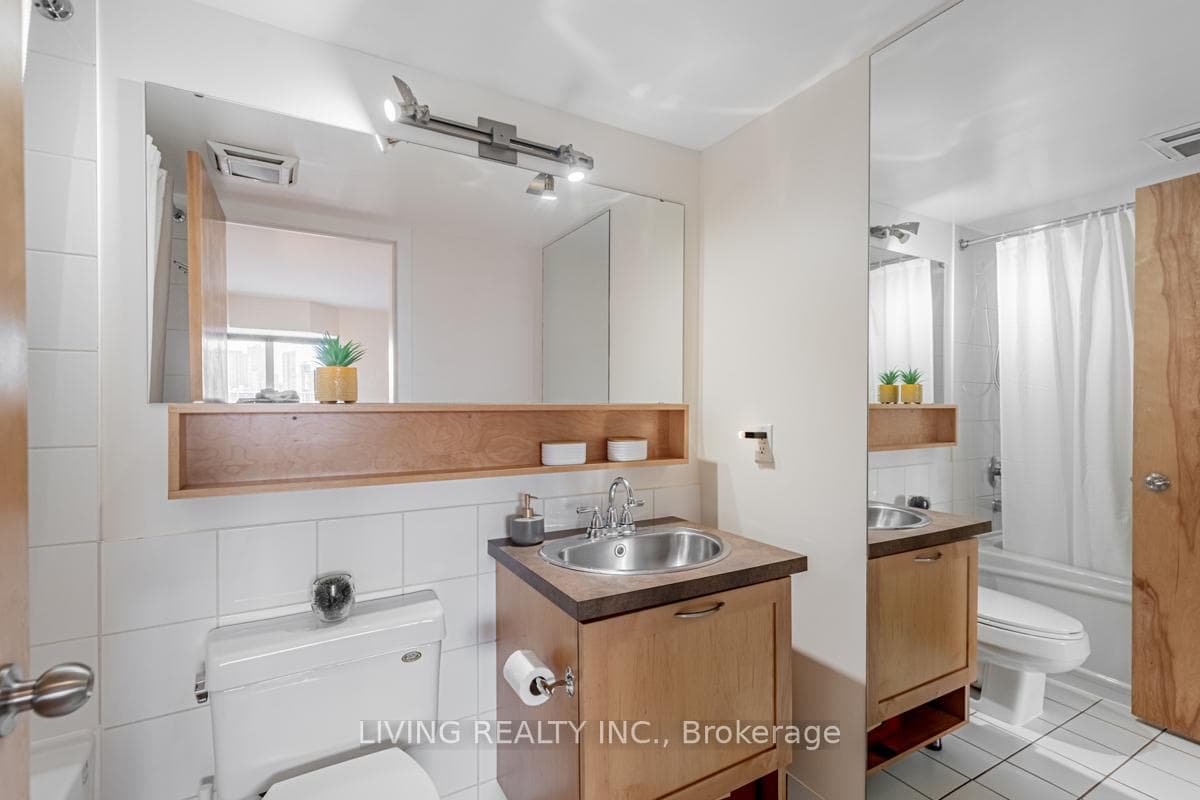 255 Richmond Street Unit 1109 photo 19