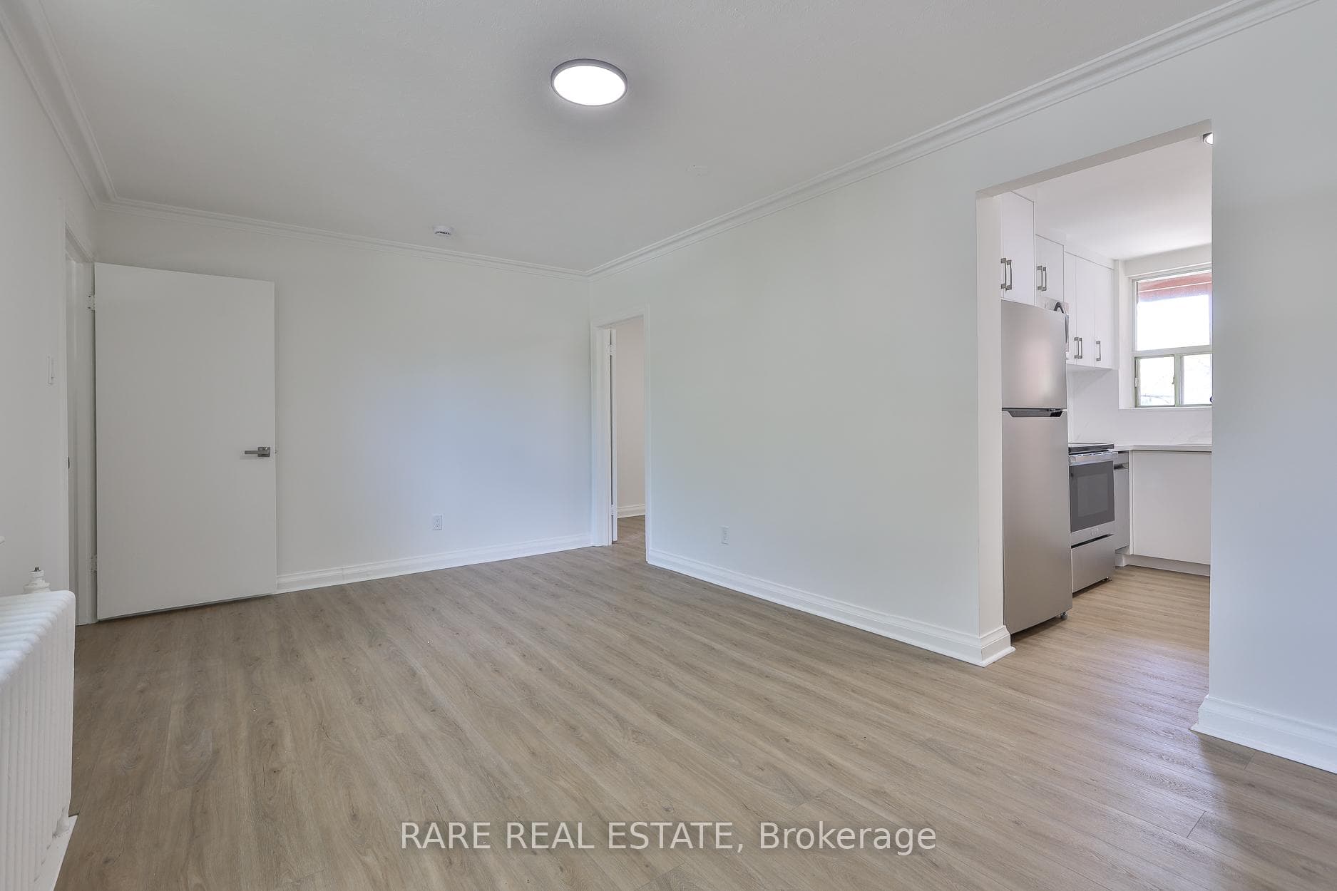 2367 1/2 Queen Street Unit B photo 5