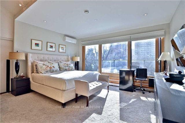 93 Roxborough Street photo 14