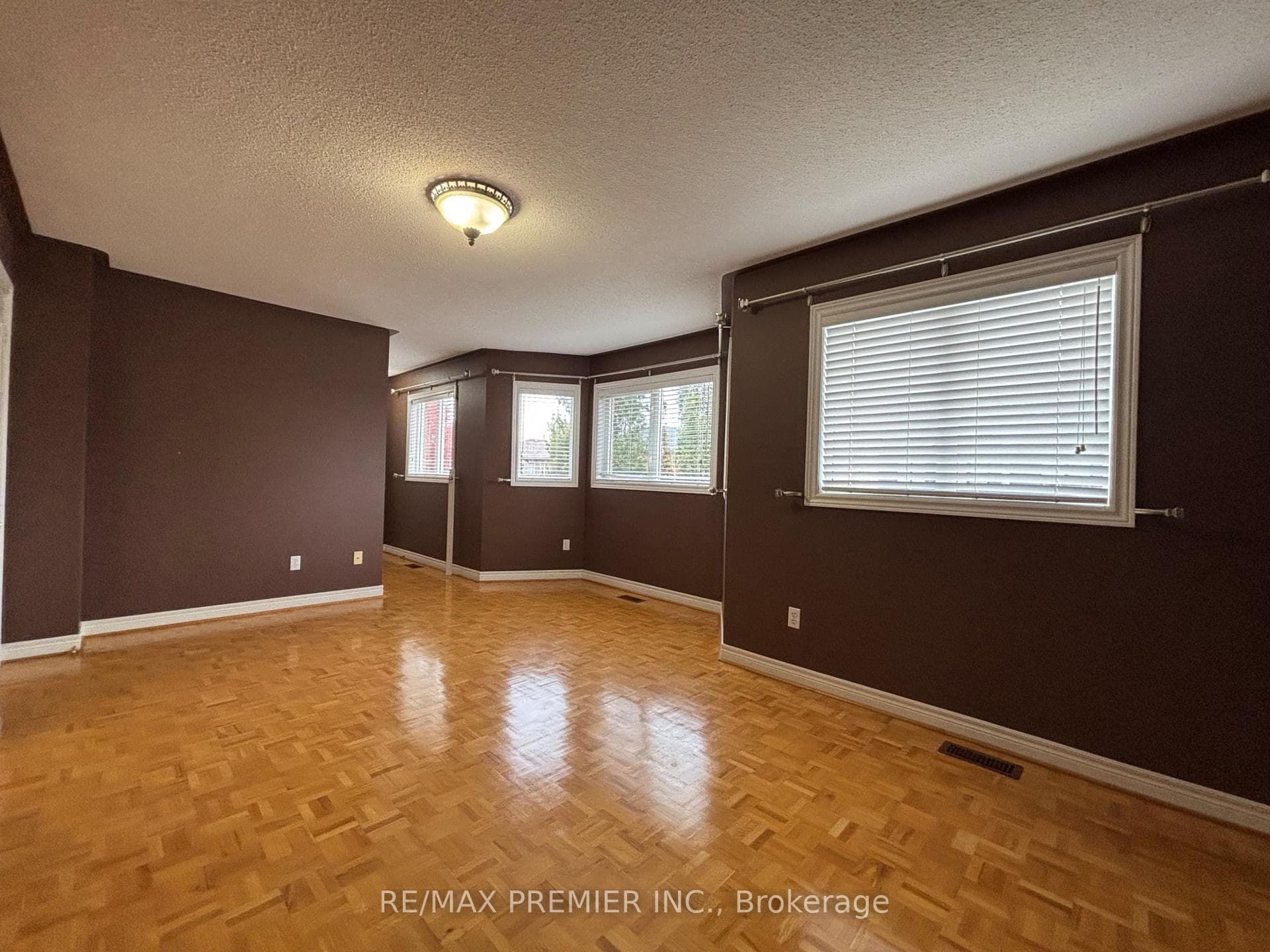 325 Vellore Avenue photo 33