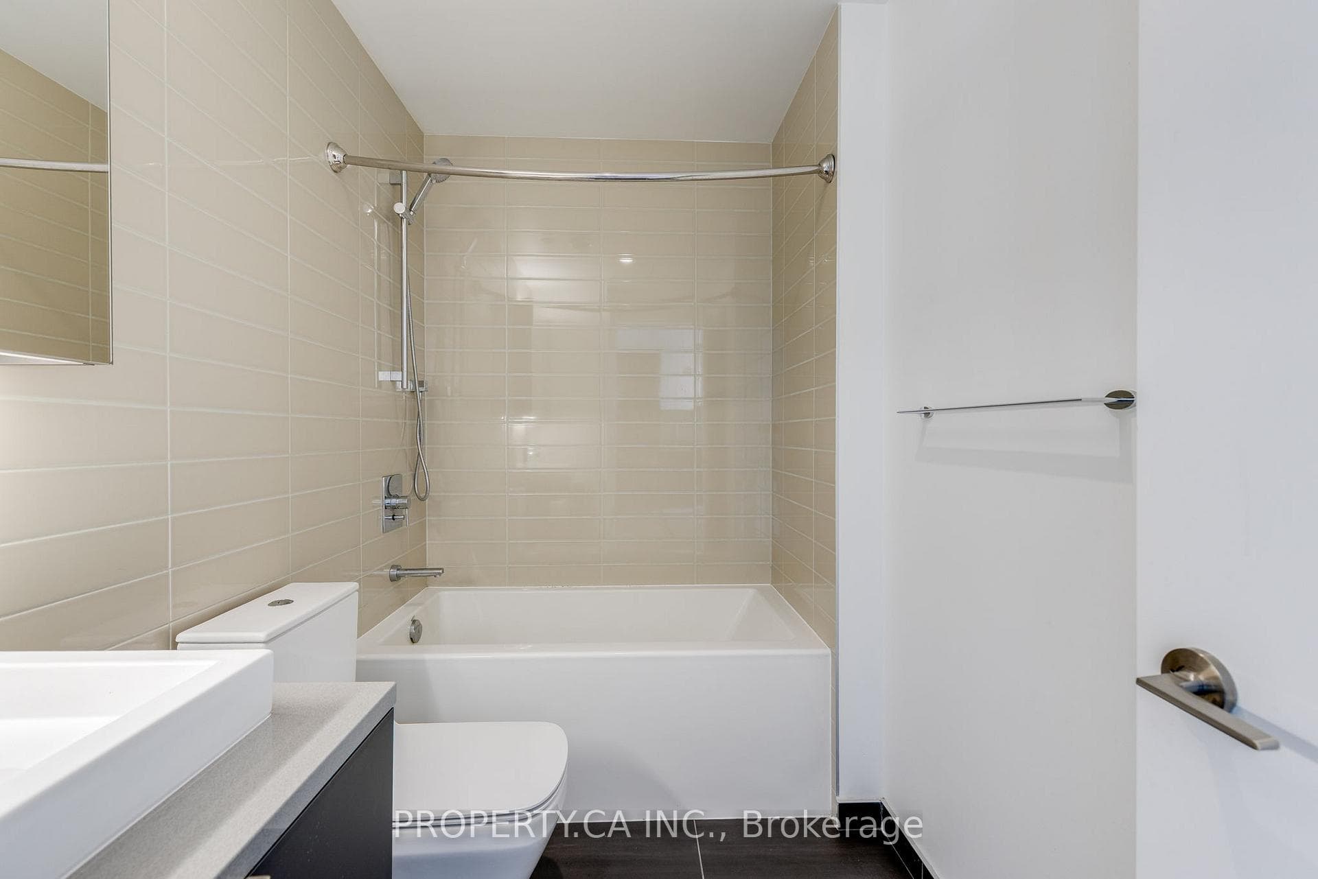 170 Bayview Avenue Unit 405 photo 15