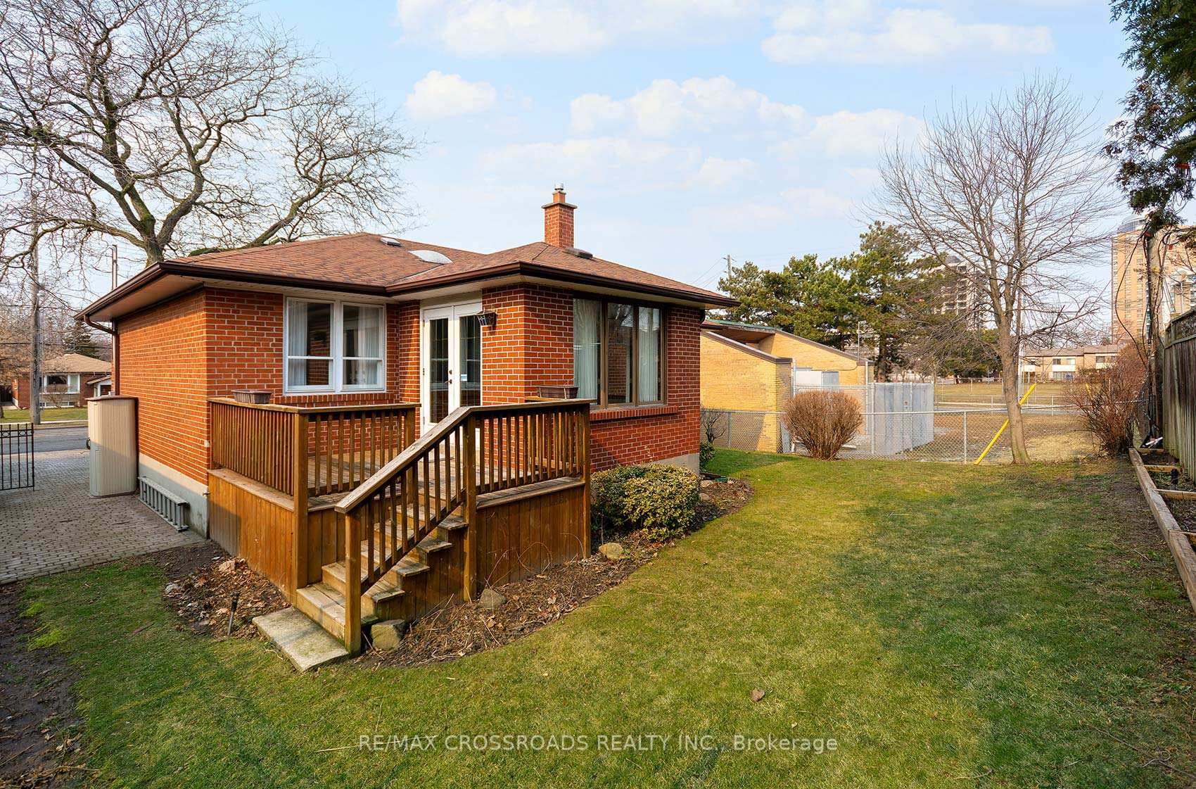 1219 Brimley Road photo 32