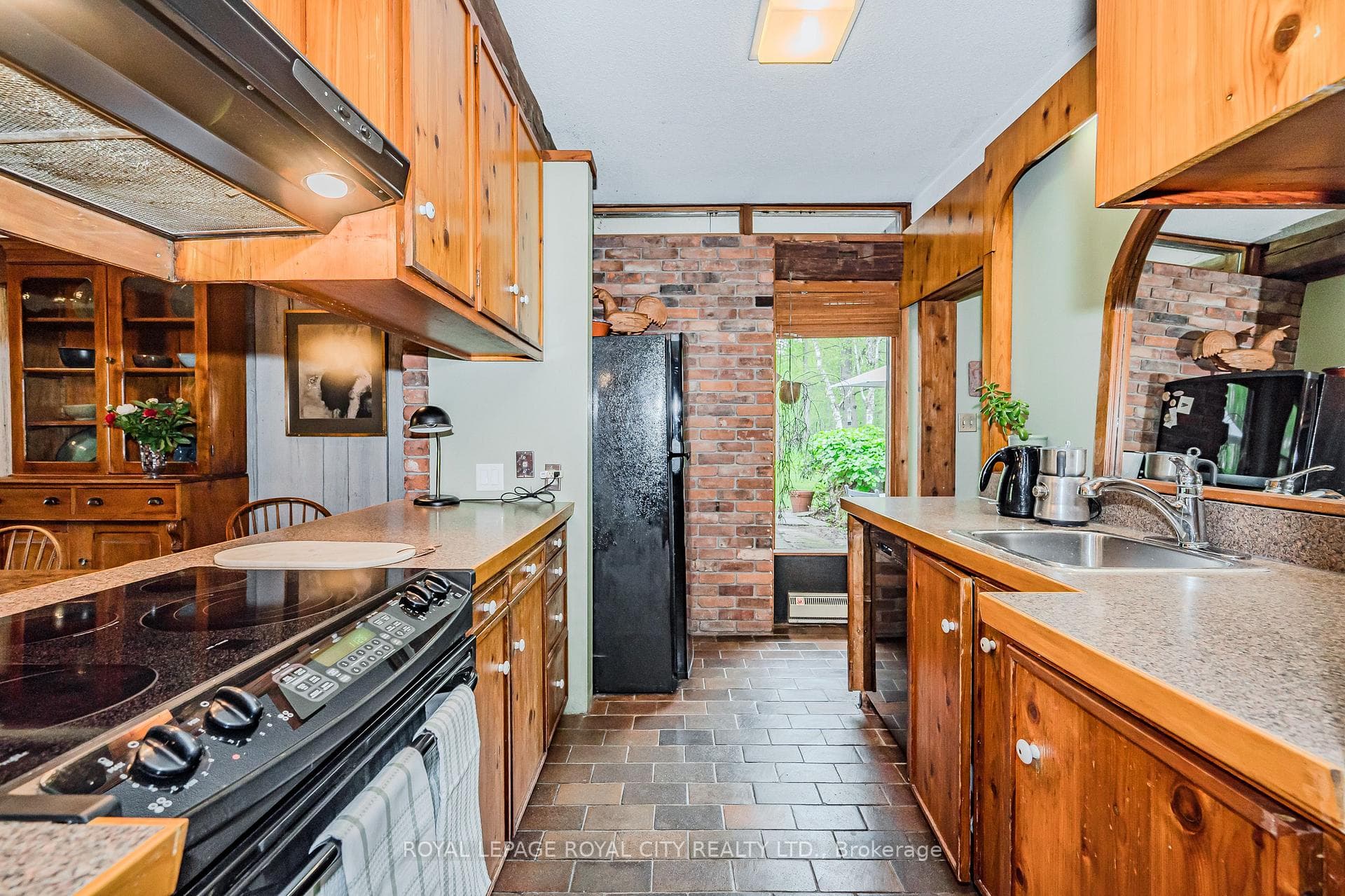 1159 Campbellville Road photo 22