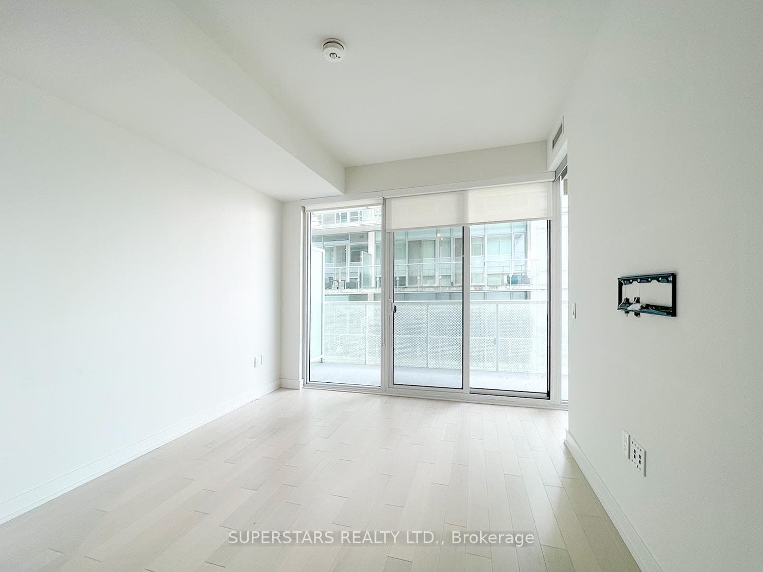 15 Queens Quay Unit 410 photo 4