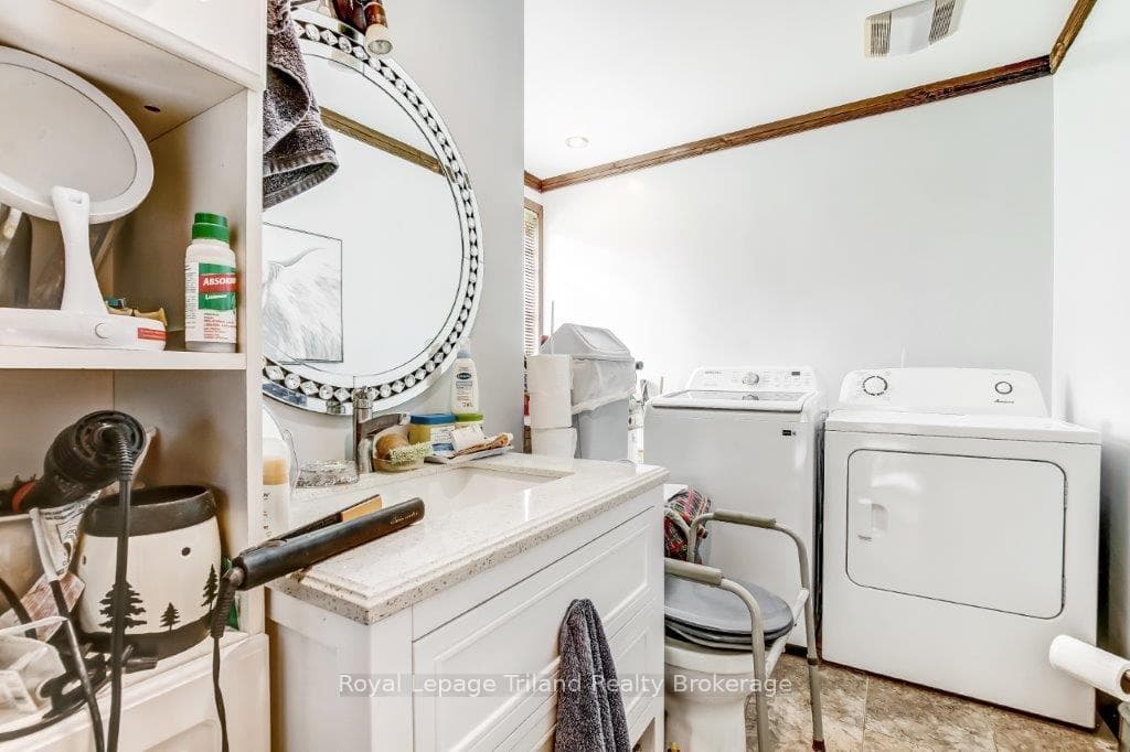 515794 11th Line photo 22