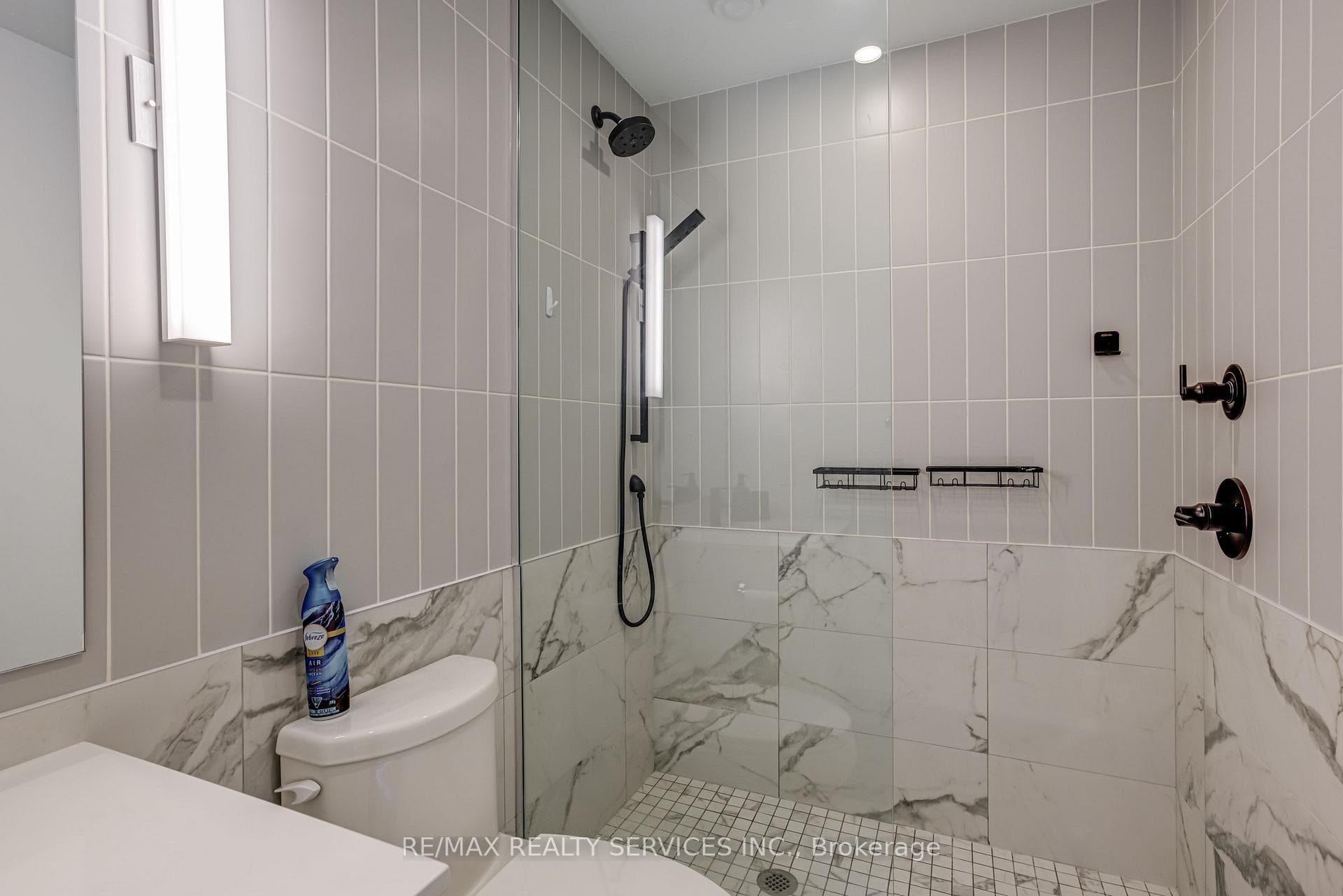 327 King Street Unit 4106 photo 27