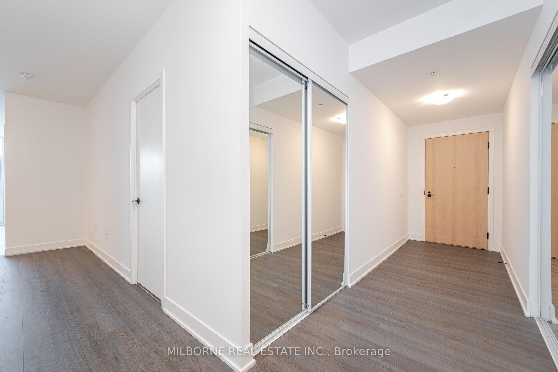 60 George Butchart Drive Unit 118 photo 5