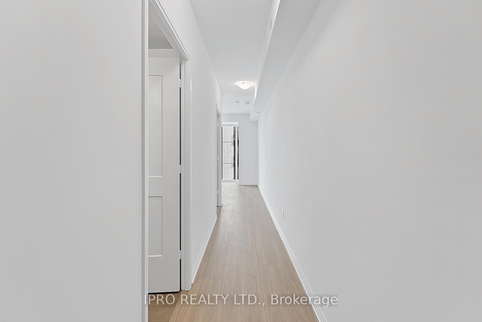 28 Widmer Street Unit 3221 photo 3