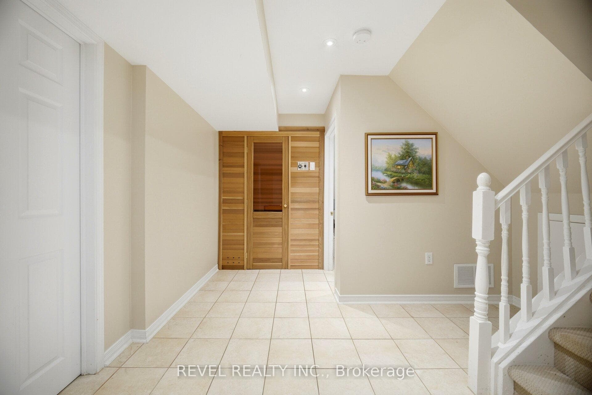 835 Chambers Place photo 42