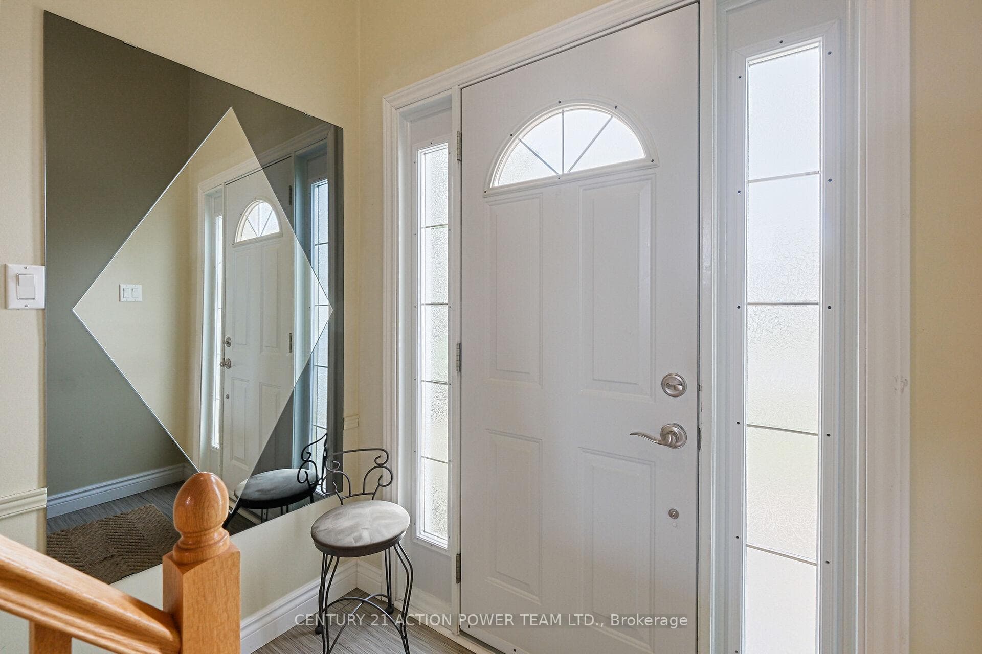 1535 St. Georges Street photo 3