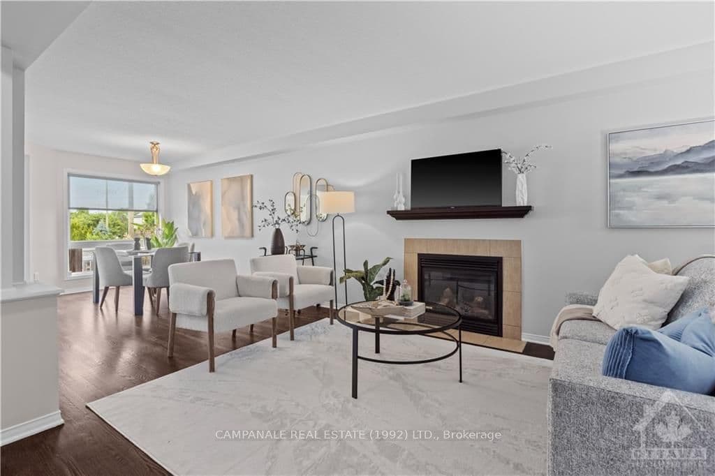 108 WOLFF Crescent photo 3