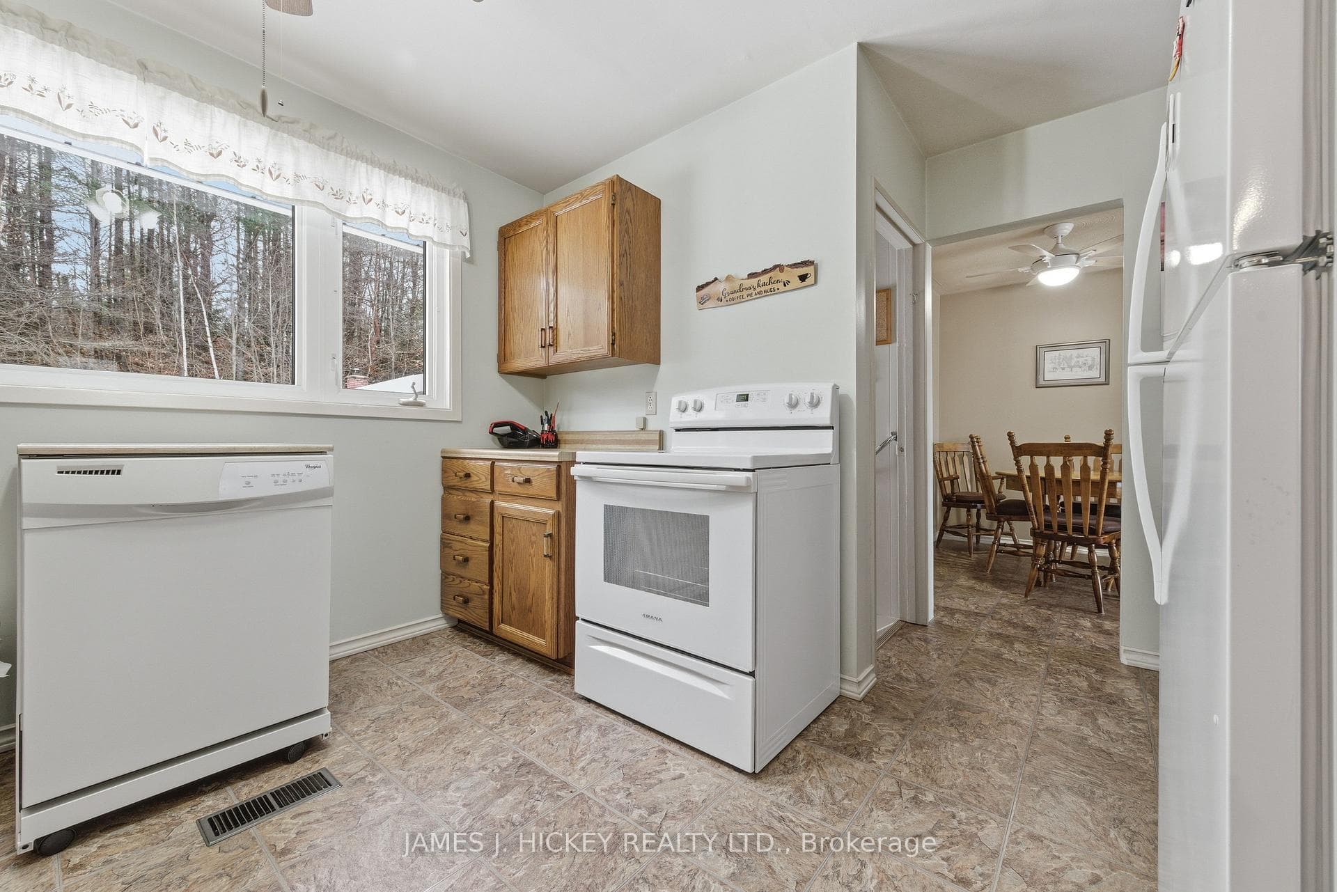101 Lance Road photo 8
