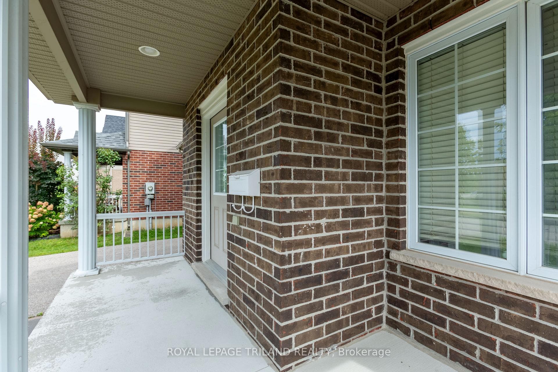 489 Mcmahen Street photo 4