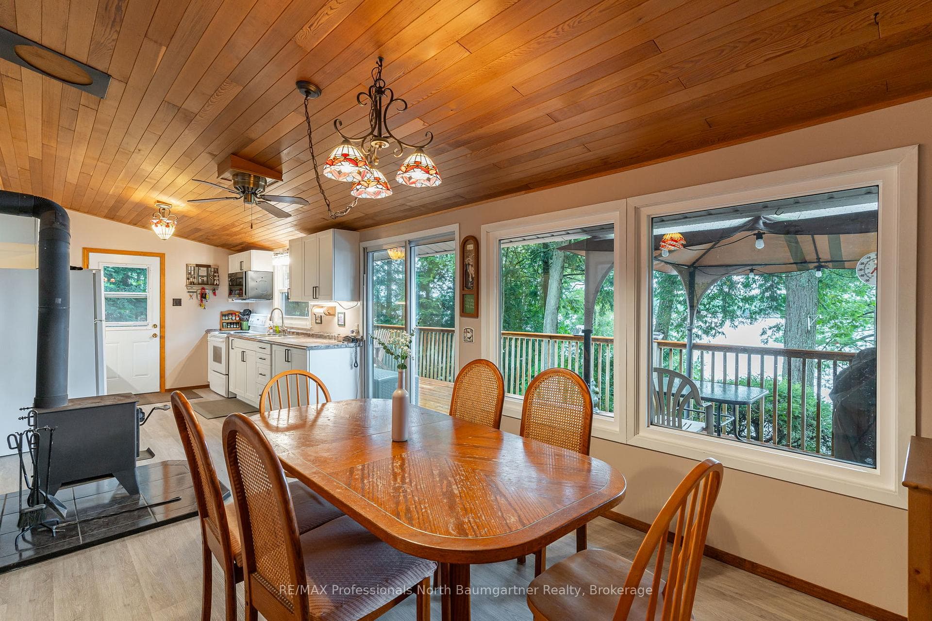 1043 Bullfrog Bay Drive photo 8