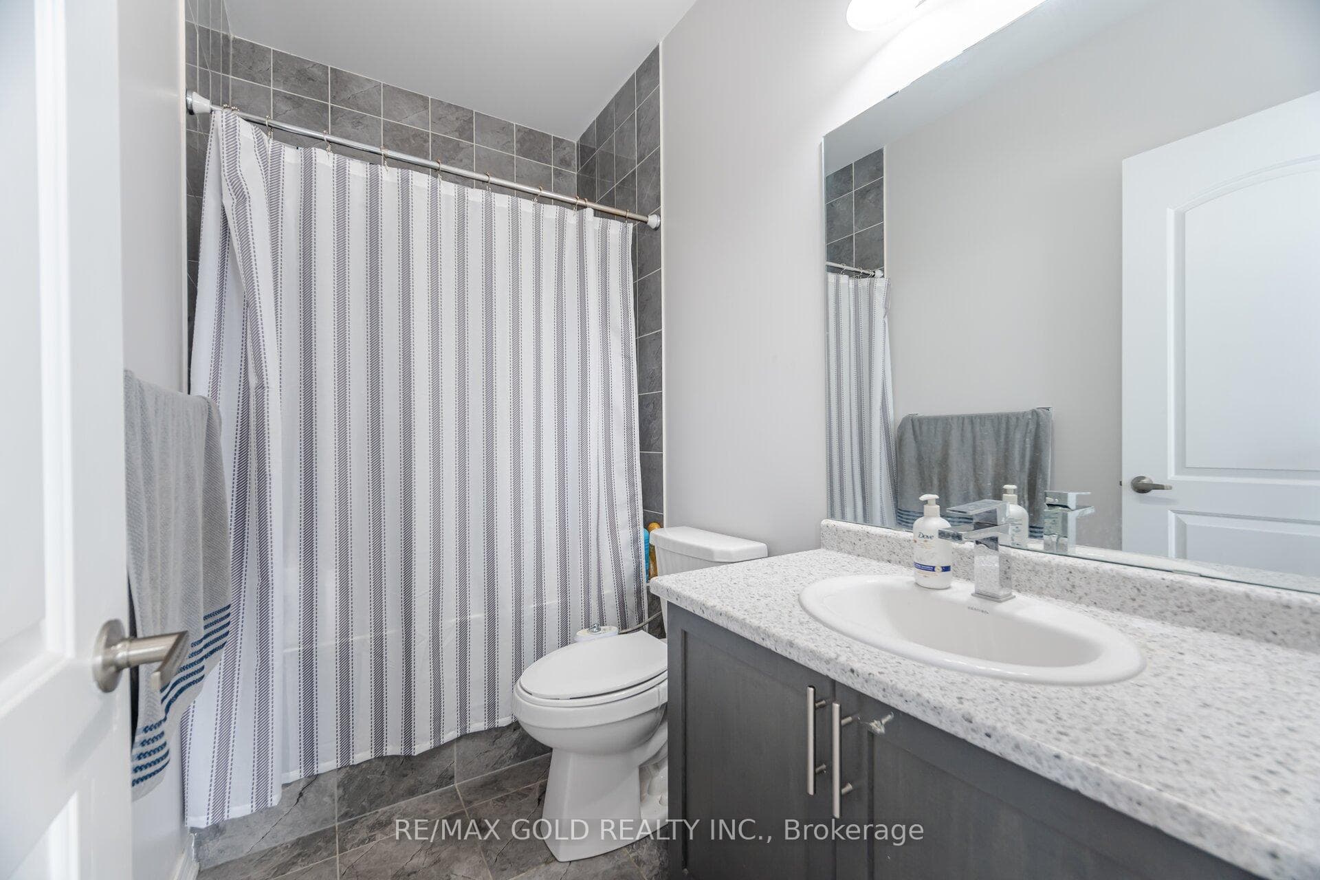 54 Ash Hill Avenue photo 28