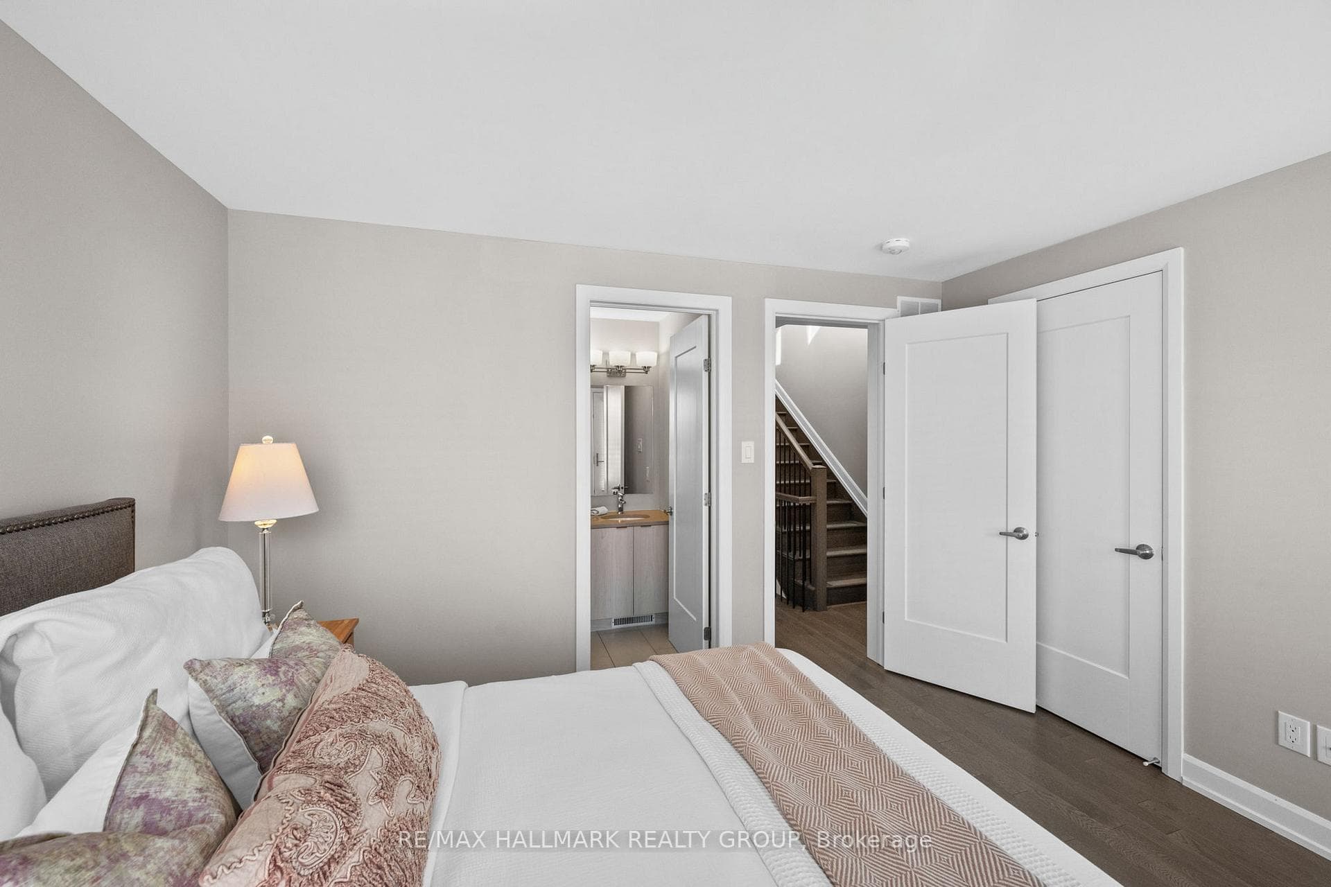 378 Deschâtelets Avenue photo 29