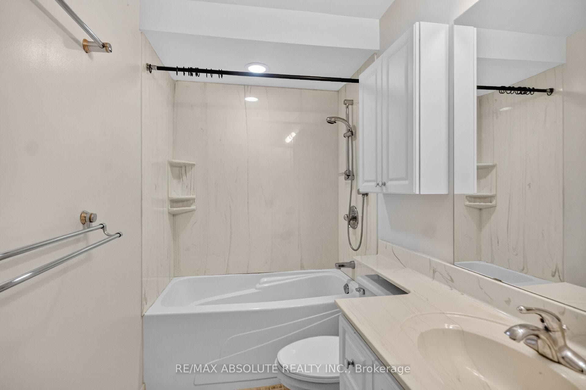 32 Sage Crescent photo 35