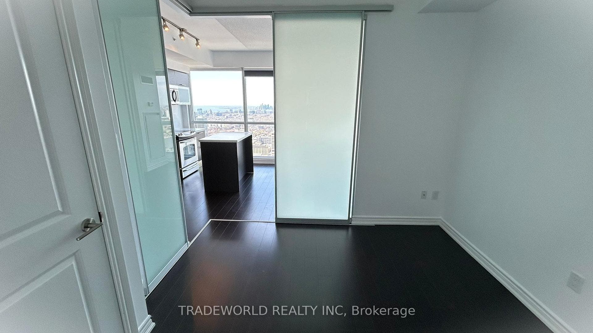 386 Yonge Street Unit 4614 photo 10