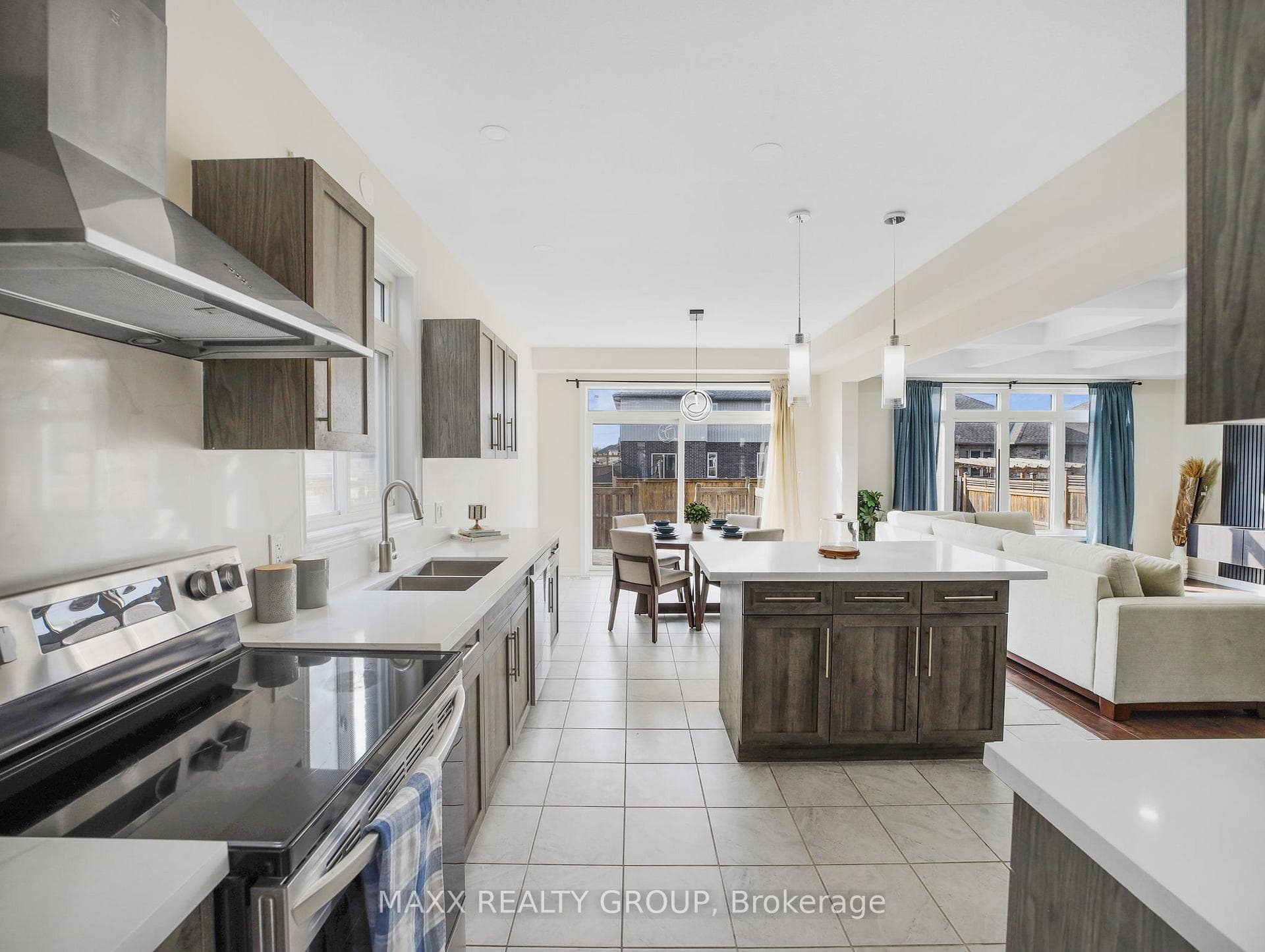 9354 Shoveller Drive photo 12