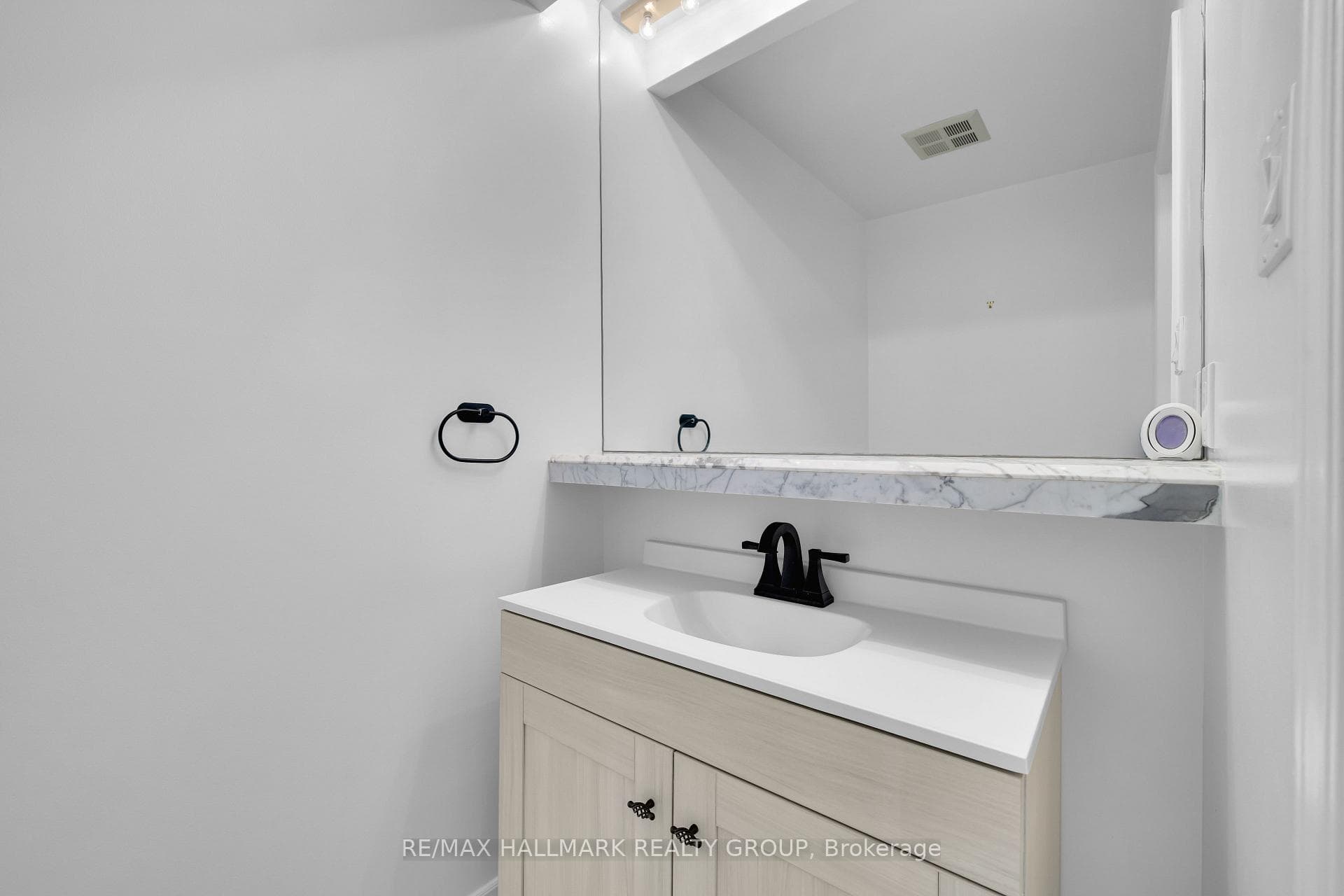 1480 Riverside Drive Unit 1502 photo 15