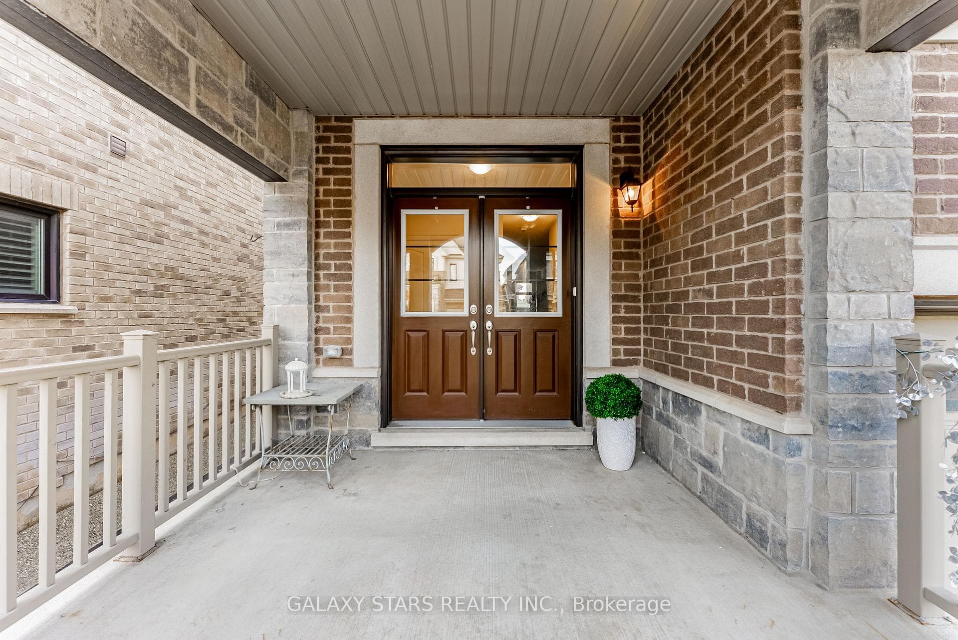 1226 Mcphedran Point photo 3