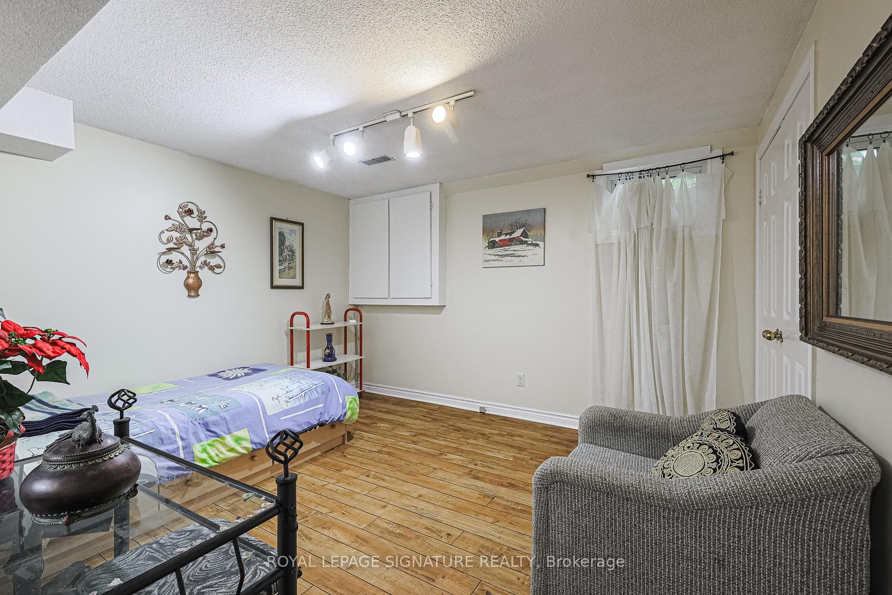 286 Green Lane photo 30