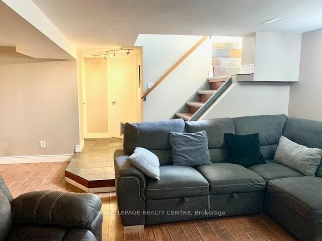876 West 5th Street photo 31