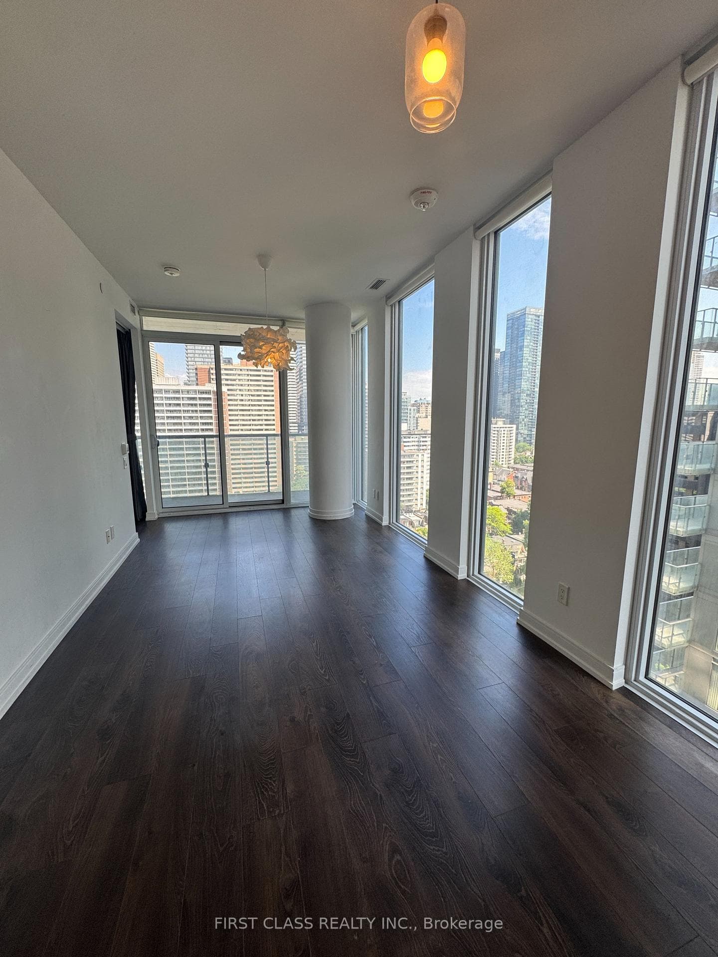 28 Wellesley Street Unit 1807 photo 12