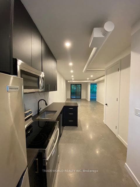 862 Pape Avenue Unit 5 photo 1