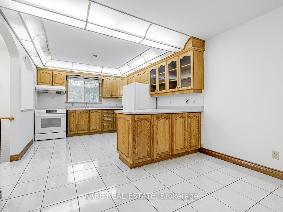 101 Hillmount Avenue photo 13