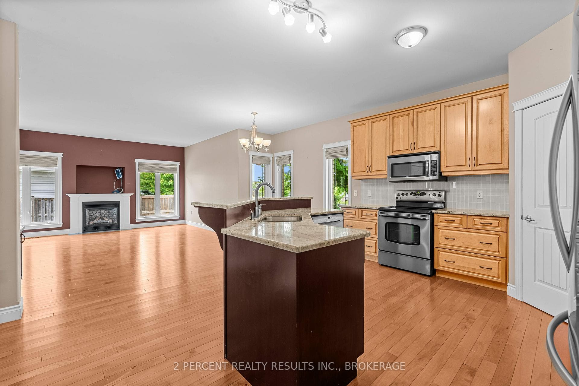 873 Jasmine Street photo 9