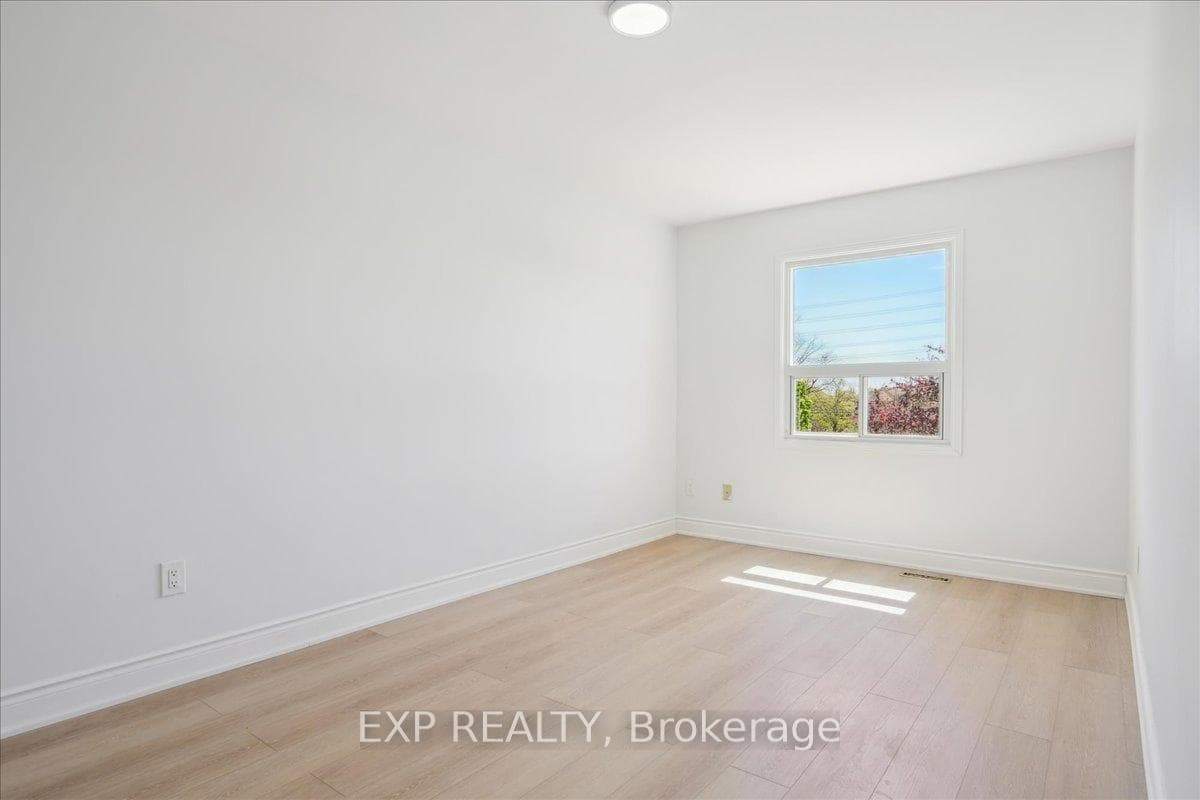 365 Tailfeather Crescent Unit 30 photo 28