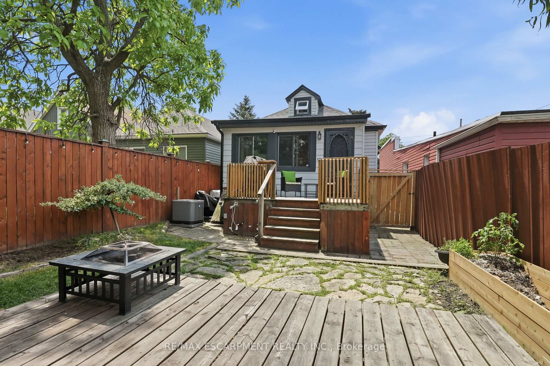 141 McAnulty Boulevard photo 41