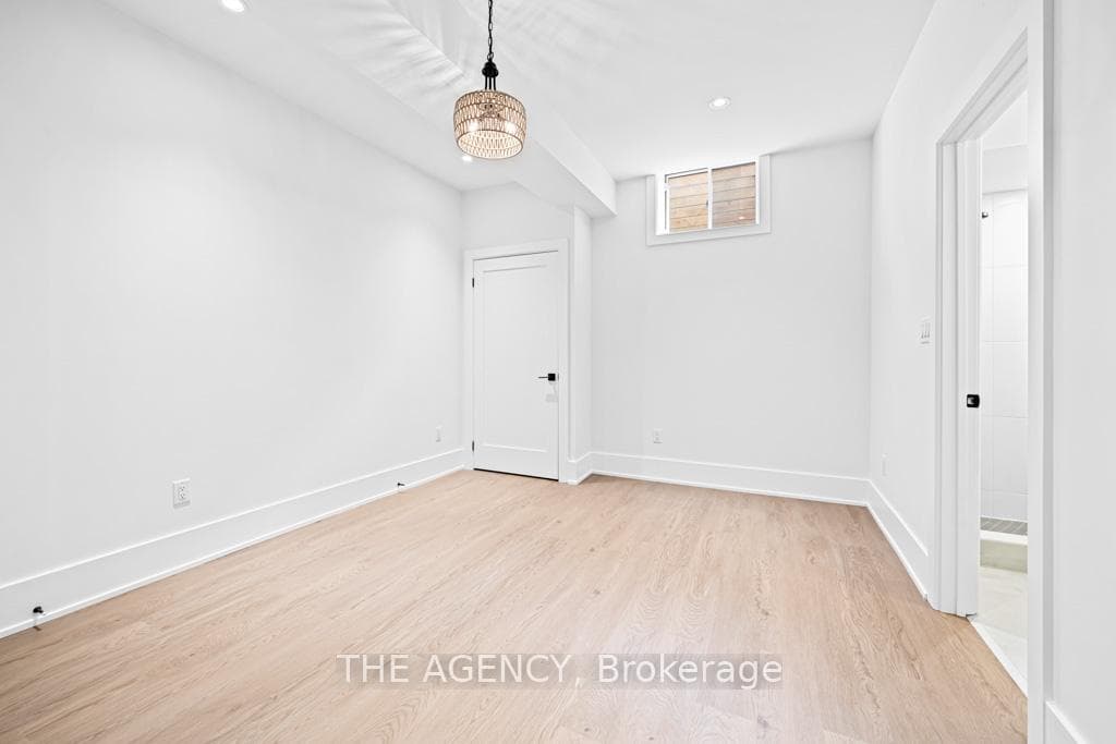 15 Drury Lane photo 42