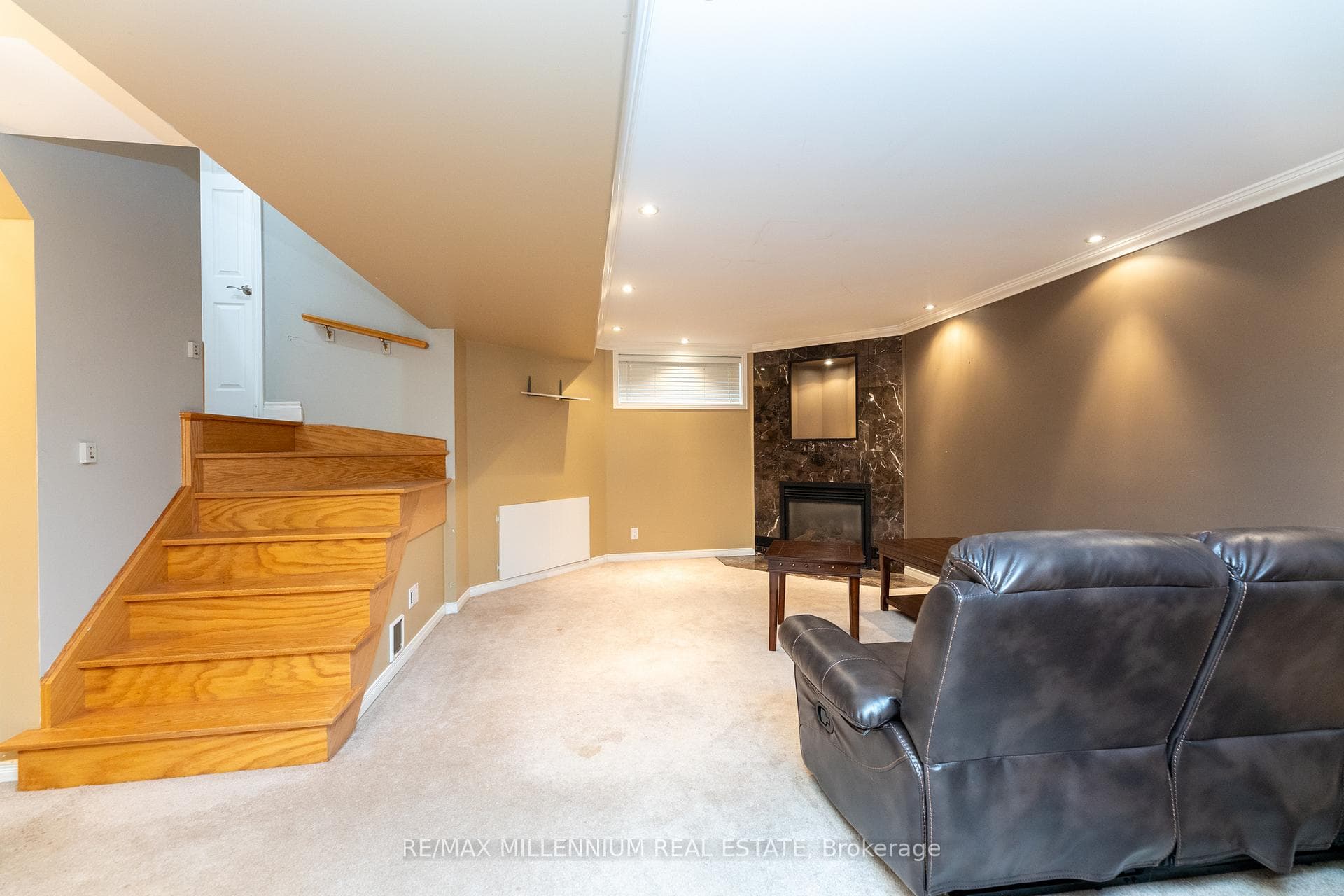 7 Graham Crescent photo 32