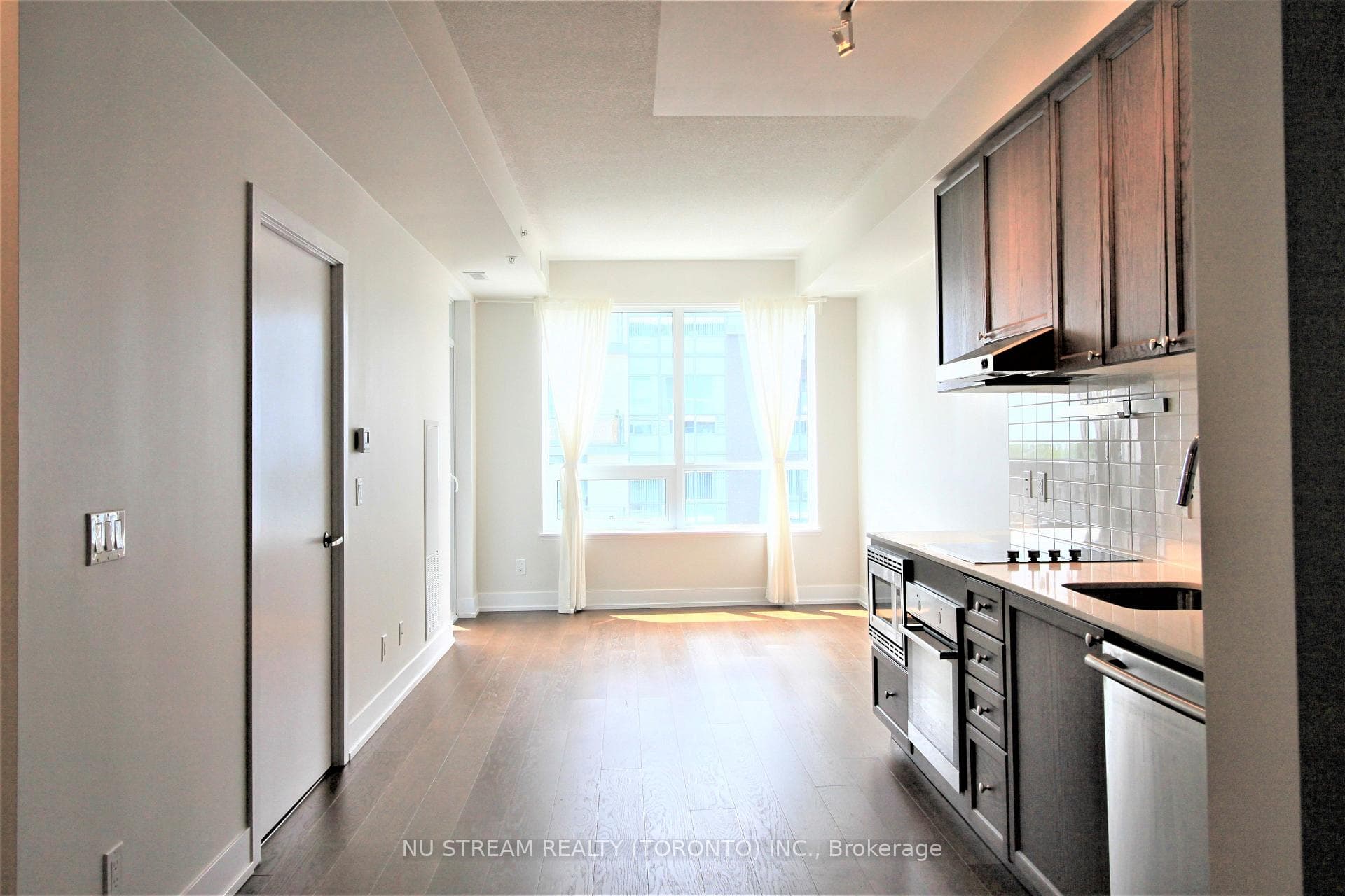 7 Kenaston Gardens Unit 507 photo 4