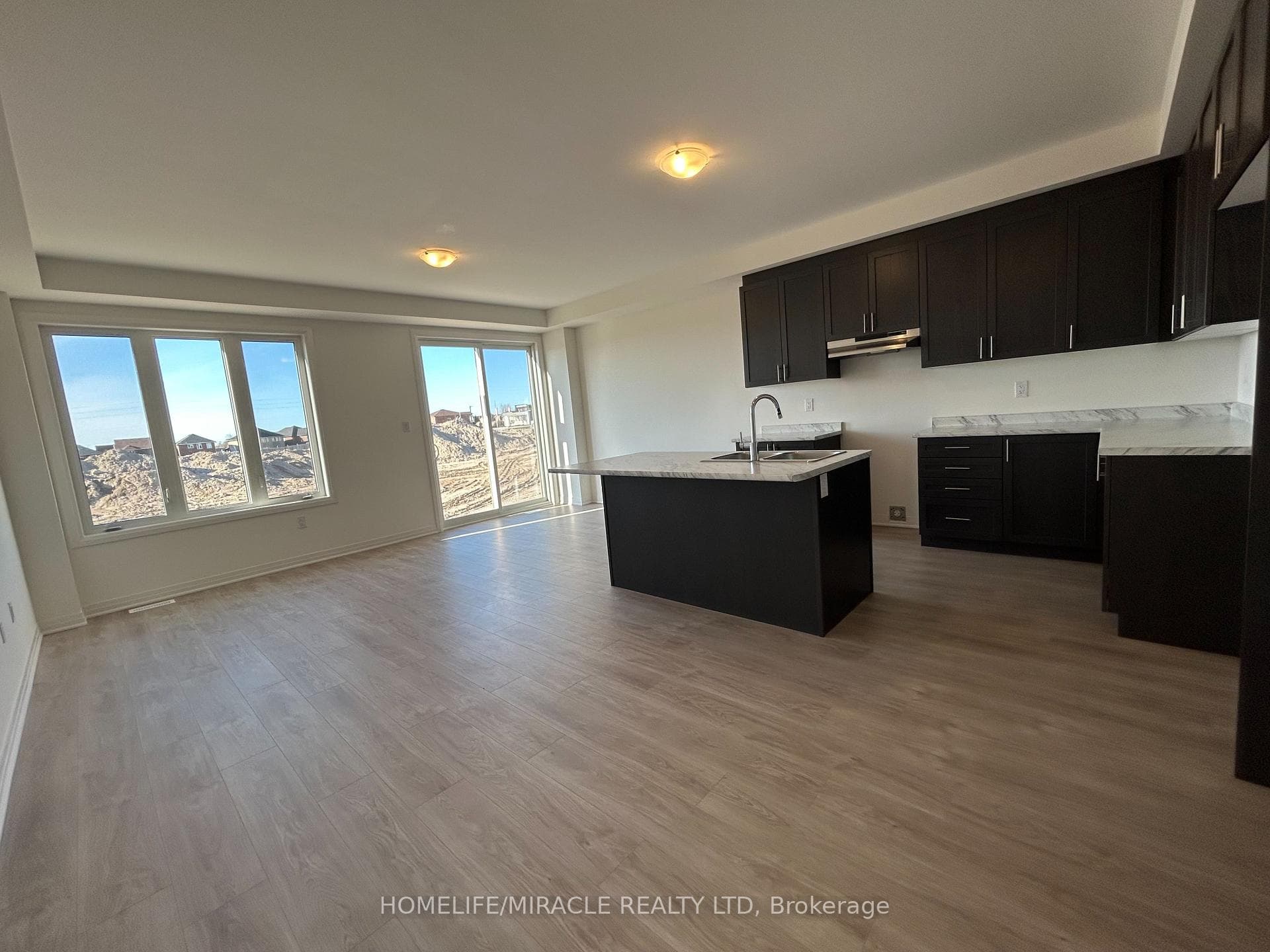 33 Sagewood Avenue photo 5