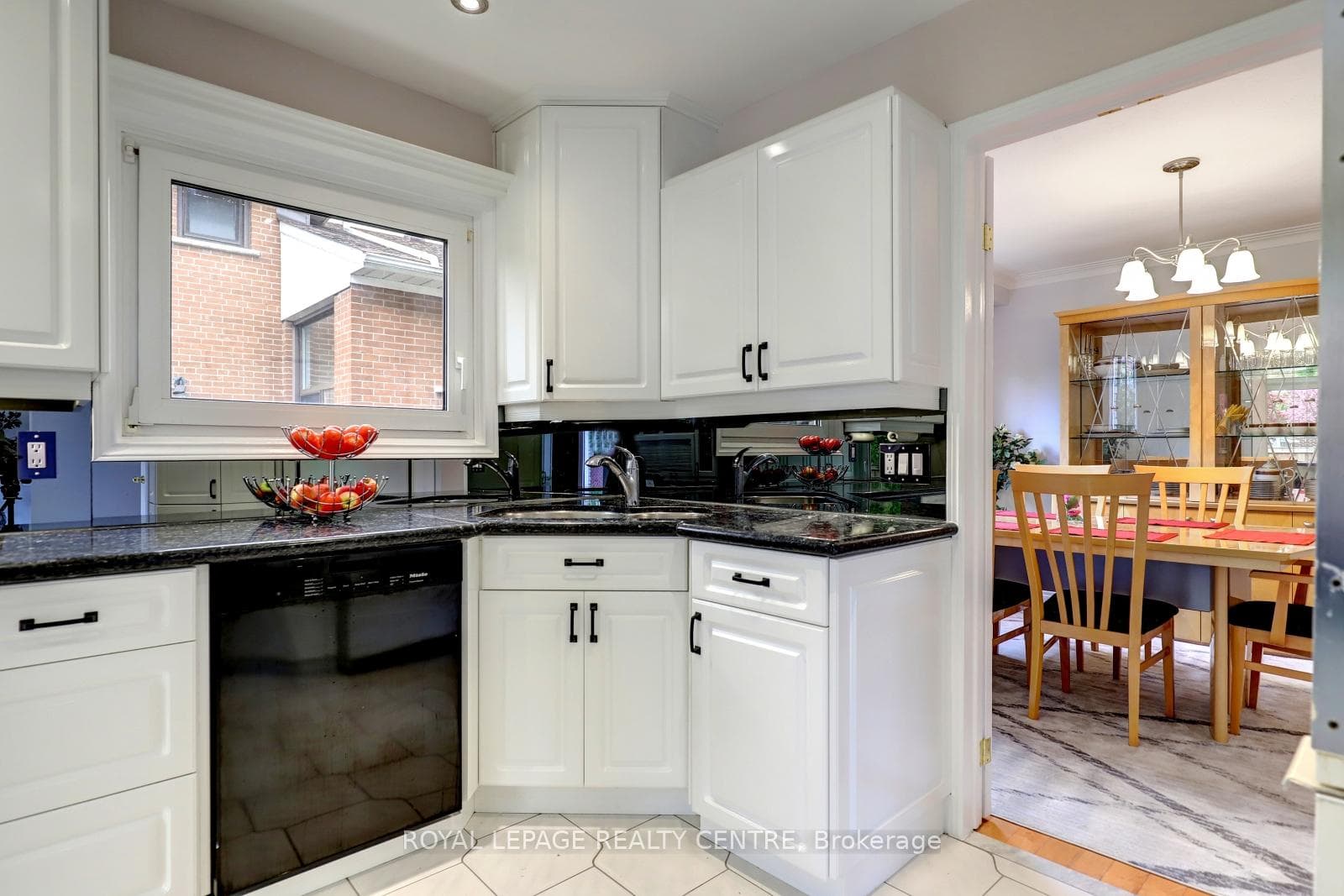 450 Abington Avenue photo 15