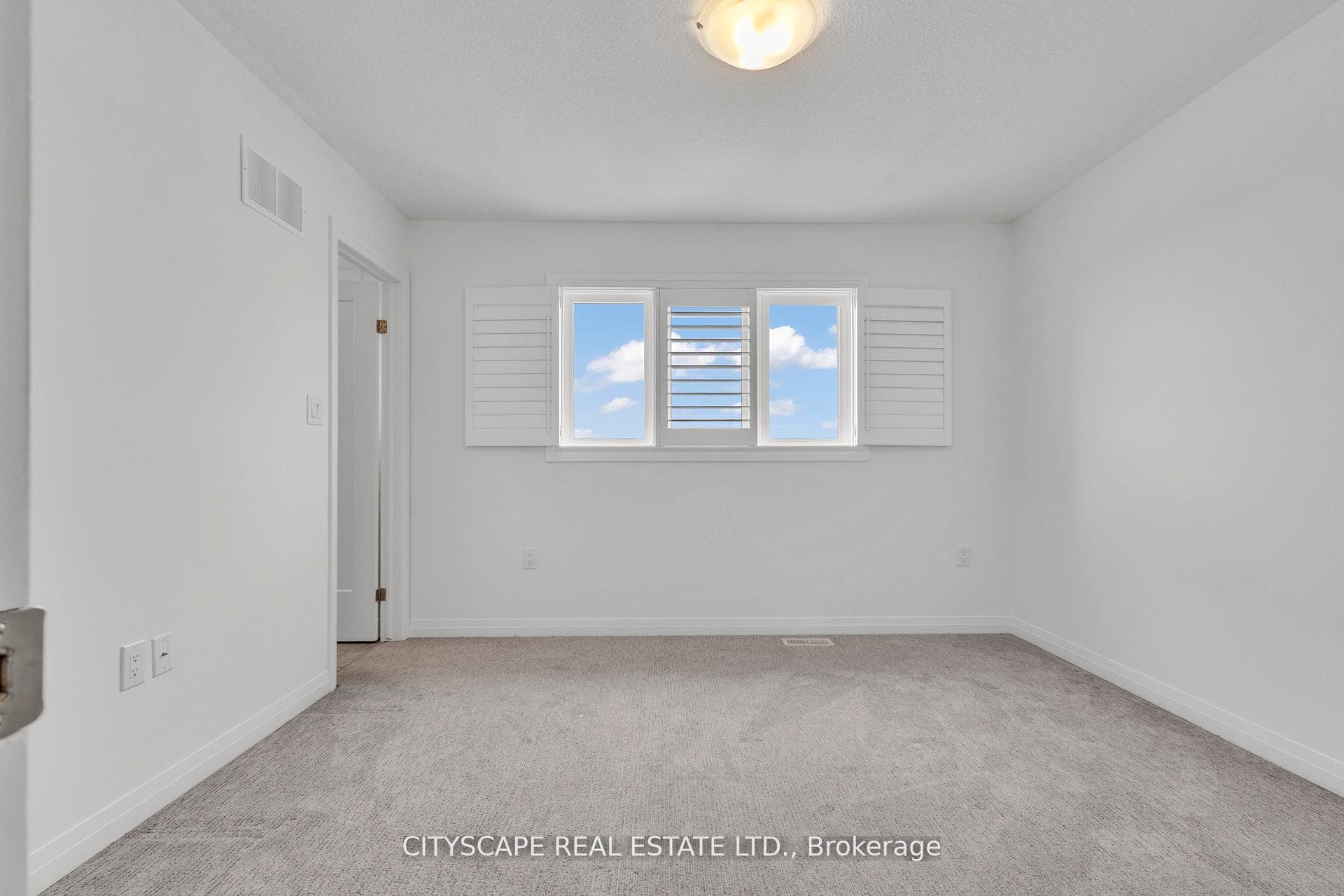 34 Laguna Village Crescent photo 21