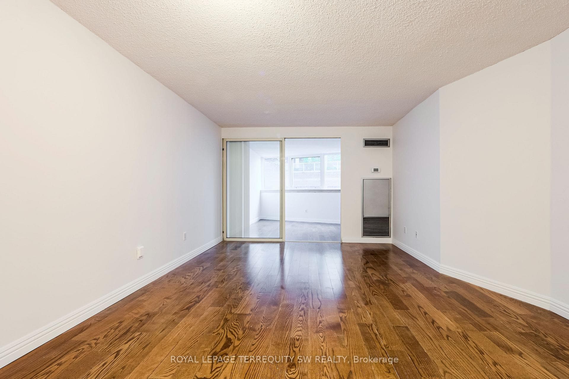 1055 Bay Street Unit 407 photo 21