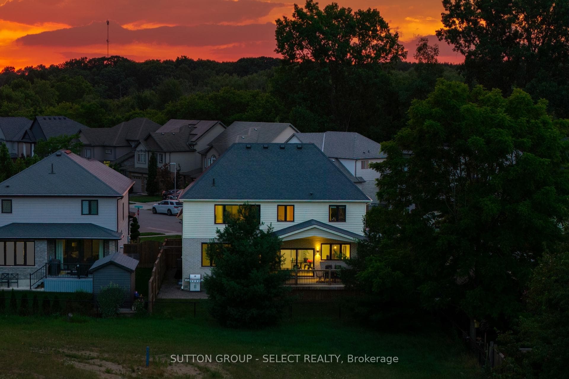 230 Union Avenue photo 3