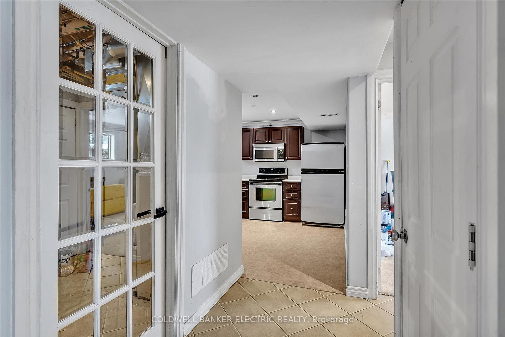 329 Middlefield Road photo 20