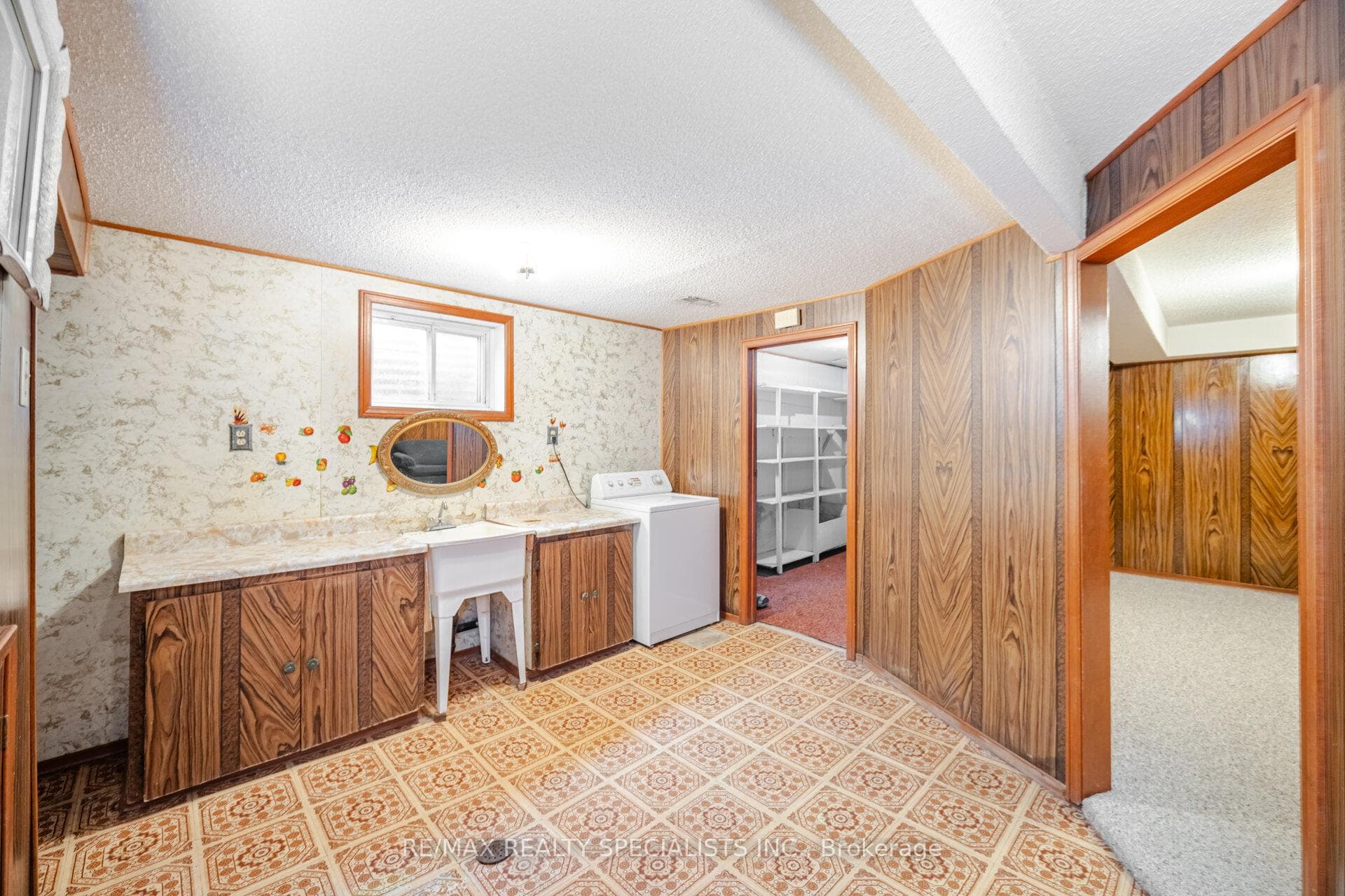 523 Silver Creek Boulevard photo 19