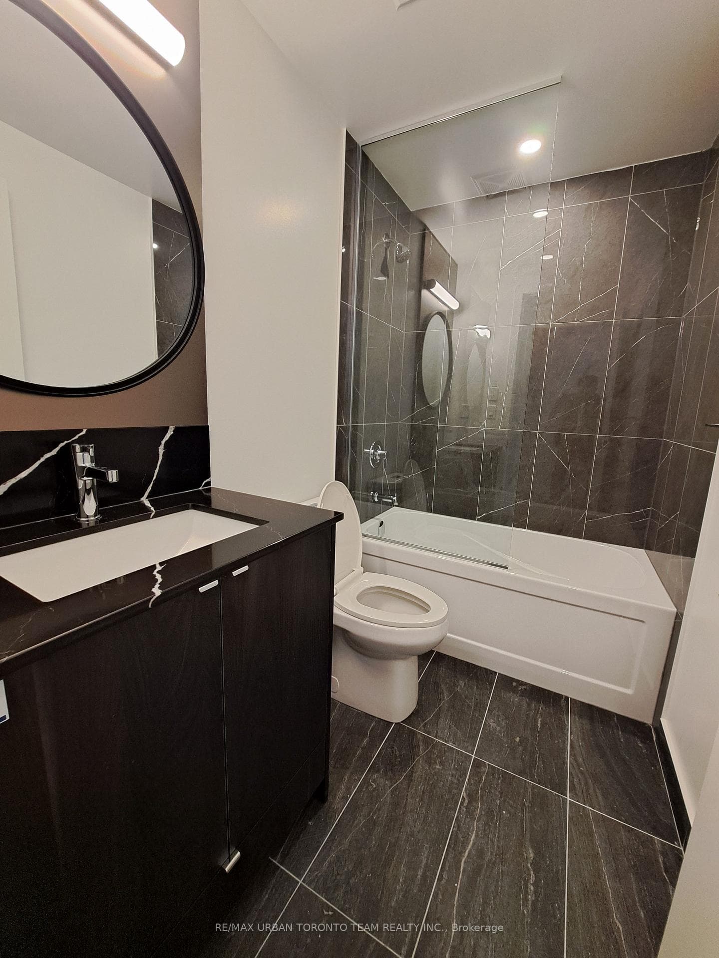 771 Yonge Street Unit 1211 photo 7