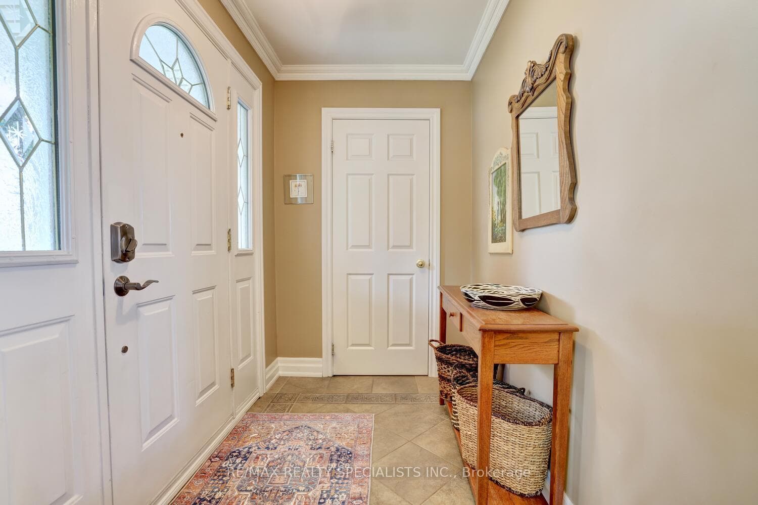 322 Louis Drive photo 5