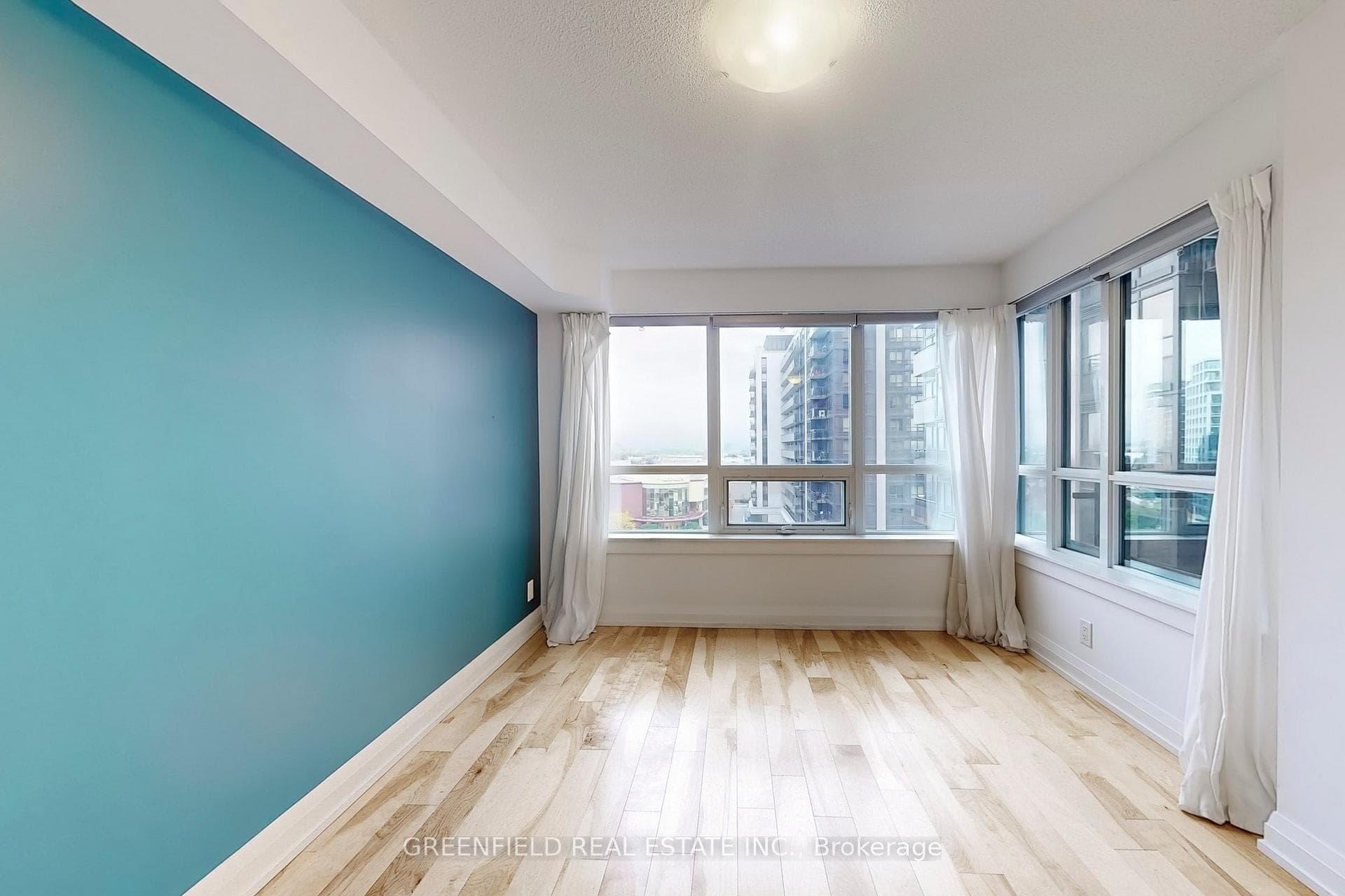 1060 Sheppard Avenue Unit 820 photo 13