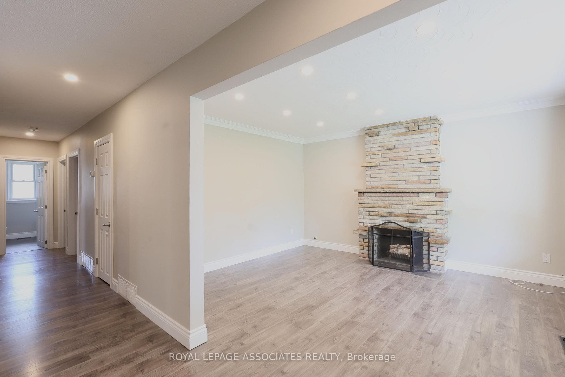 203 Cromwell Avenue Unit Main photo 14