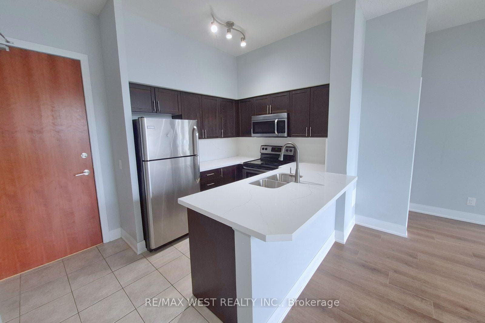 4700 Highway 7 Avenue Unit 206 photo 5